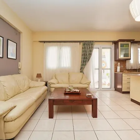 Διαμέρισμα Tzofa's