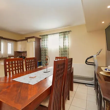 Apartament Tzofa's